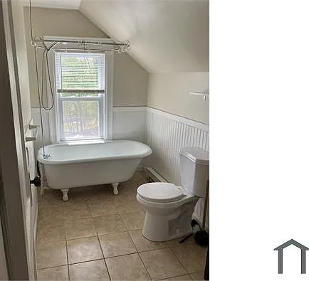 1060 Pleasant St #3 — Photo 7