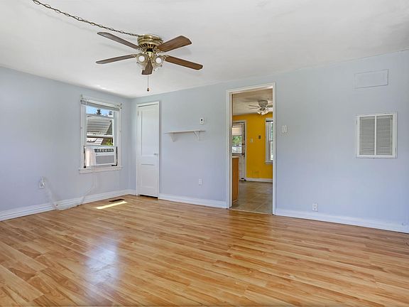 3rd image of 27 N Wayne Avenue