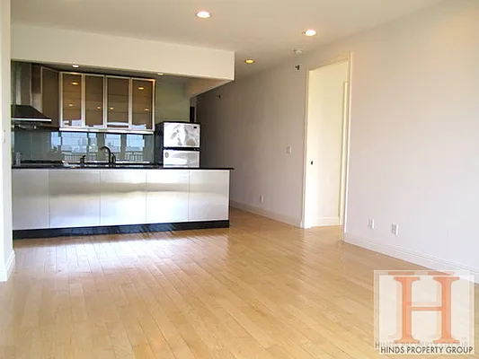 Rented by Hinds Property Group | media 8