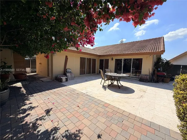 12855 NW 7th Ter, Miami, FL 33182