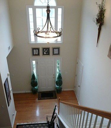 3rd image of 207 Stratford Chase SE