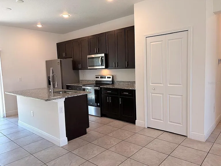 16100 SW 35th Ct — Photo 9