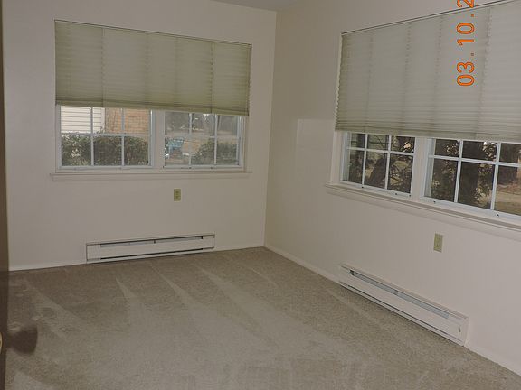 5th image of 47 Cambridge Cir #D