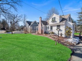 60 Meyersville Rd, Chatham, NJ 07928