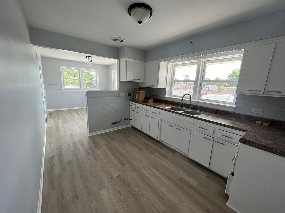 1st image of 5647 W 35th St