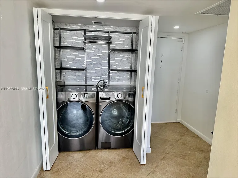 3180 S Ocean Dr #401 — Photo 27