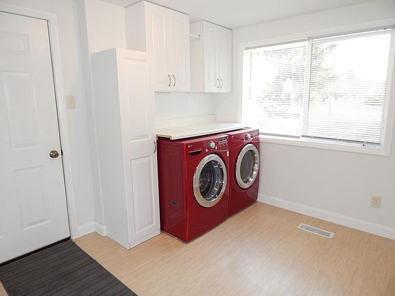 Main Level Laundry Mud Room