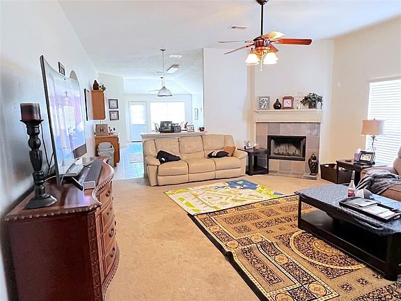 3rd image of 11719 Elizabeth Ct