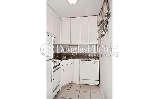 Sold by Douglas Elliman | media 17