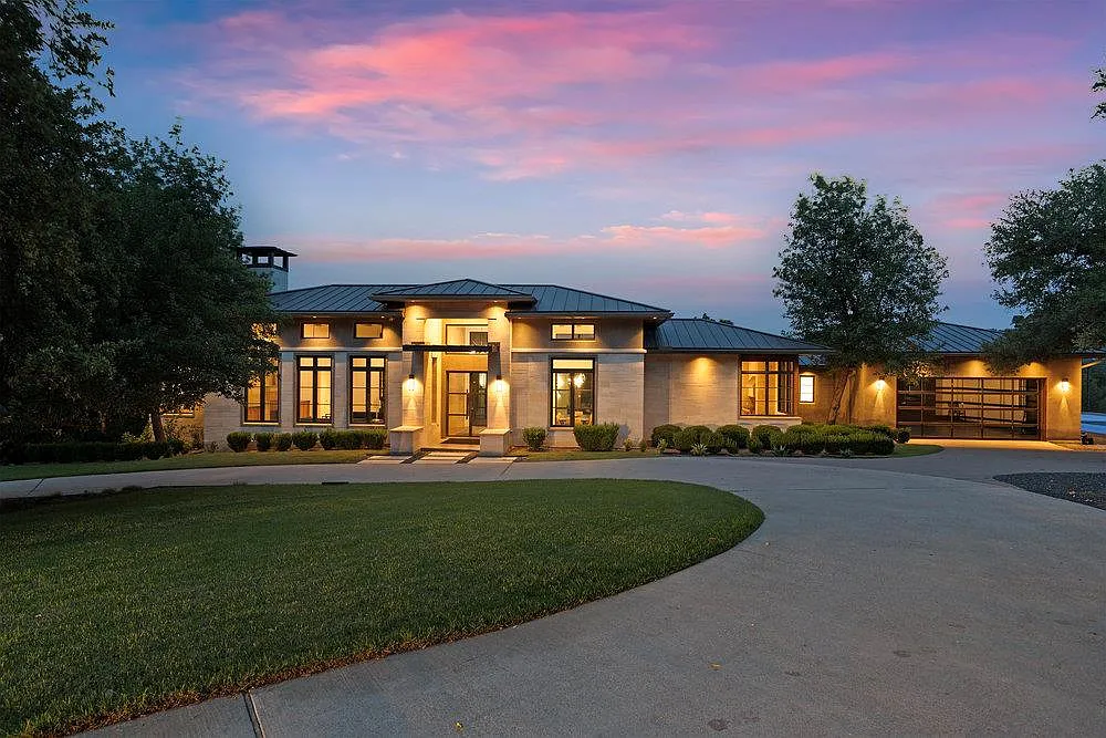 4 bed, 4.5 bath, 4295 sqft, $18,500 — Photo 1