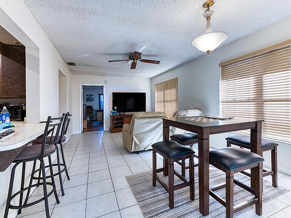 3rd image of 1013 Alamanda Dr