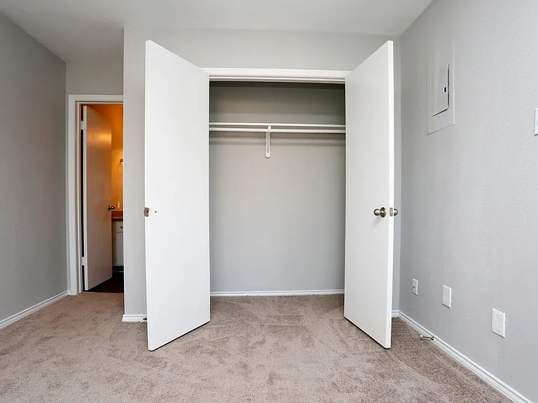 502 W Longspur Blvd — Photo 12