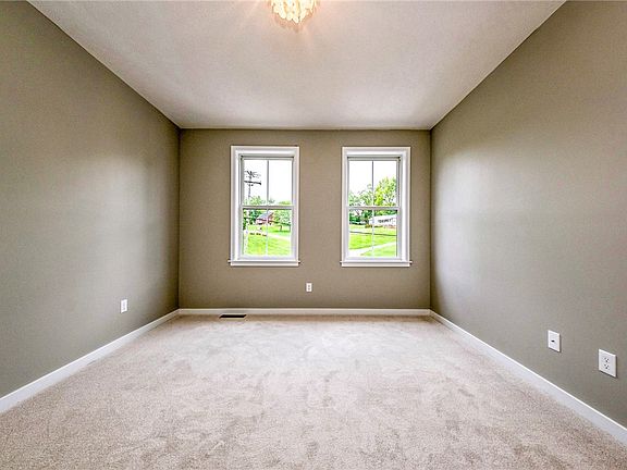 3rd image of 10073 Old Perry Hwy #10073