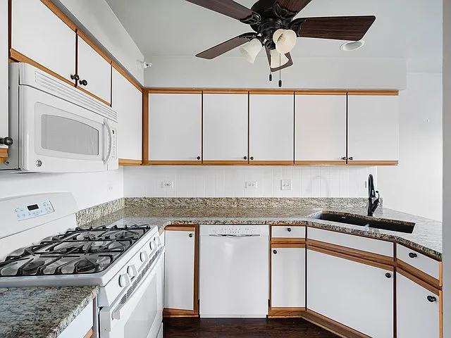 2552 Dickens Dr #2552 — Photo 6