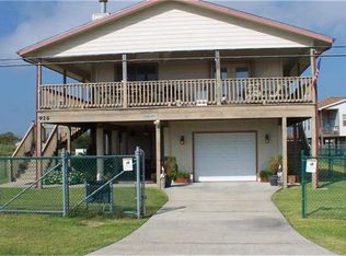 926 7th St, San Leon, TX 77539