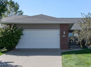 1320 Cardinal Dr, Marion, IA 52302