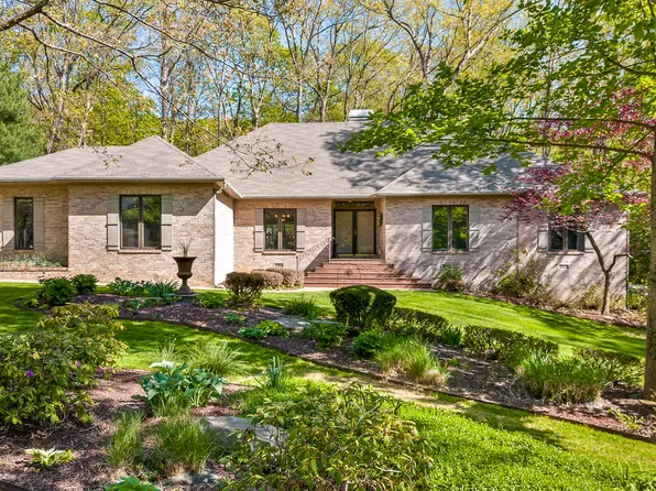 2312 Covington Cove Ln, Signal Mountain, TN 37377