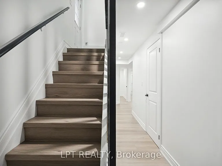 140 Springvalley Cres #LOWER — Photo 12