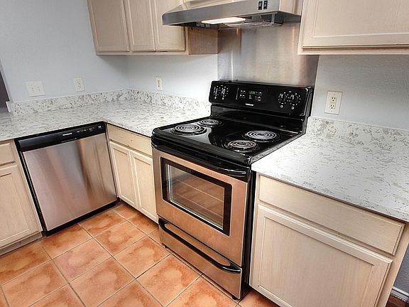 5th image of 10512 Garbacz Dr