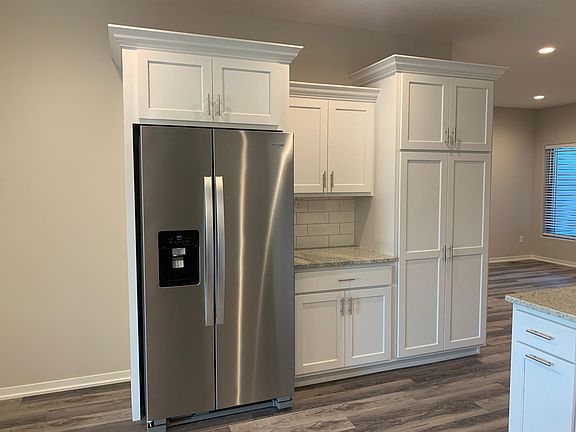 5th image of 2808 Kings Corner Dr