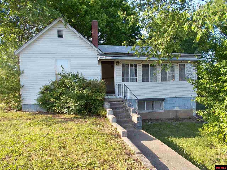 1st image of 301 N Panther Ave
