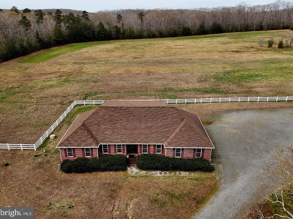 2383 Rappahannock Rd, Oak Grove, VA 22443