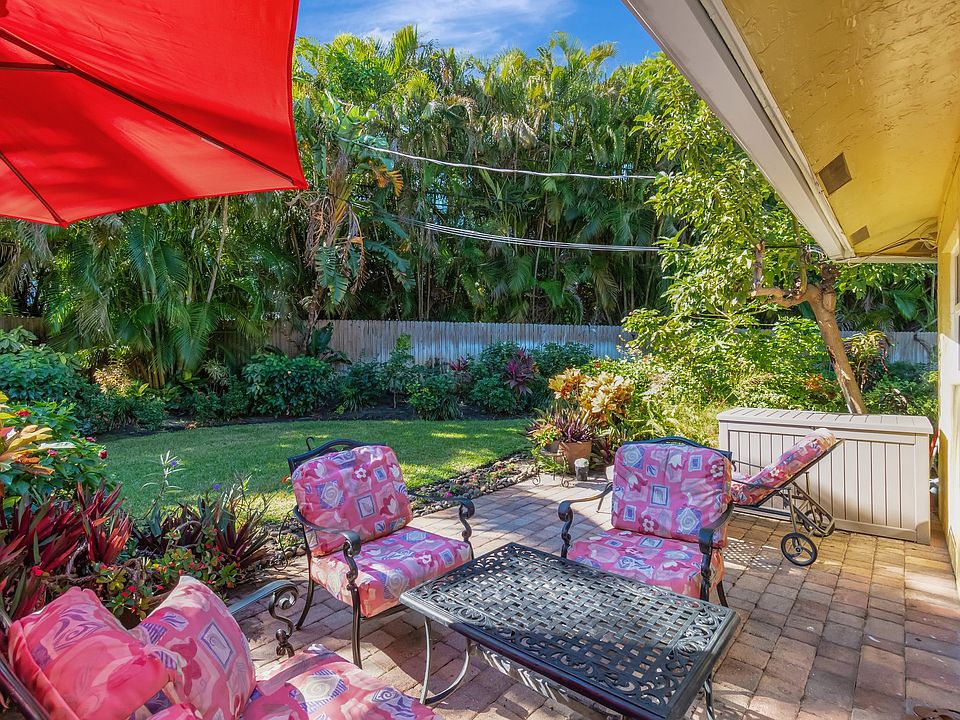 Tropical private patio