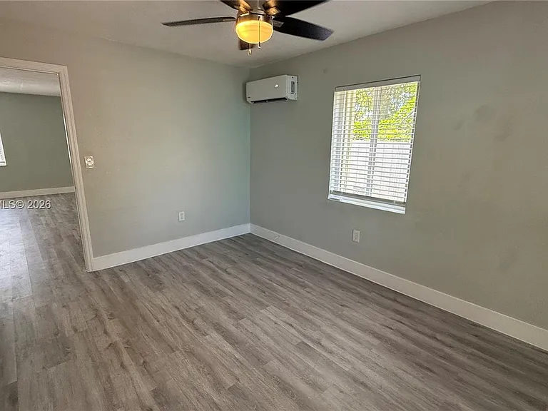 220 NW 12th St #4 — Photo 14