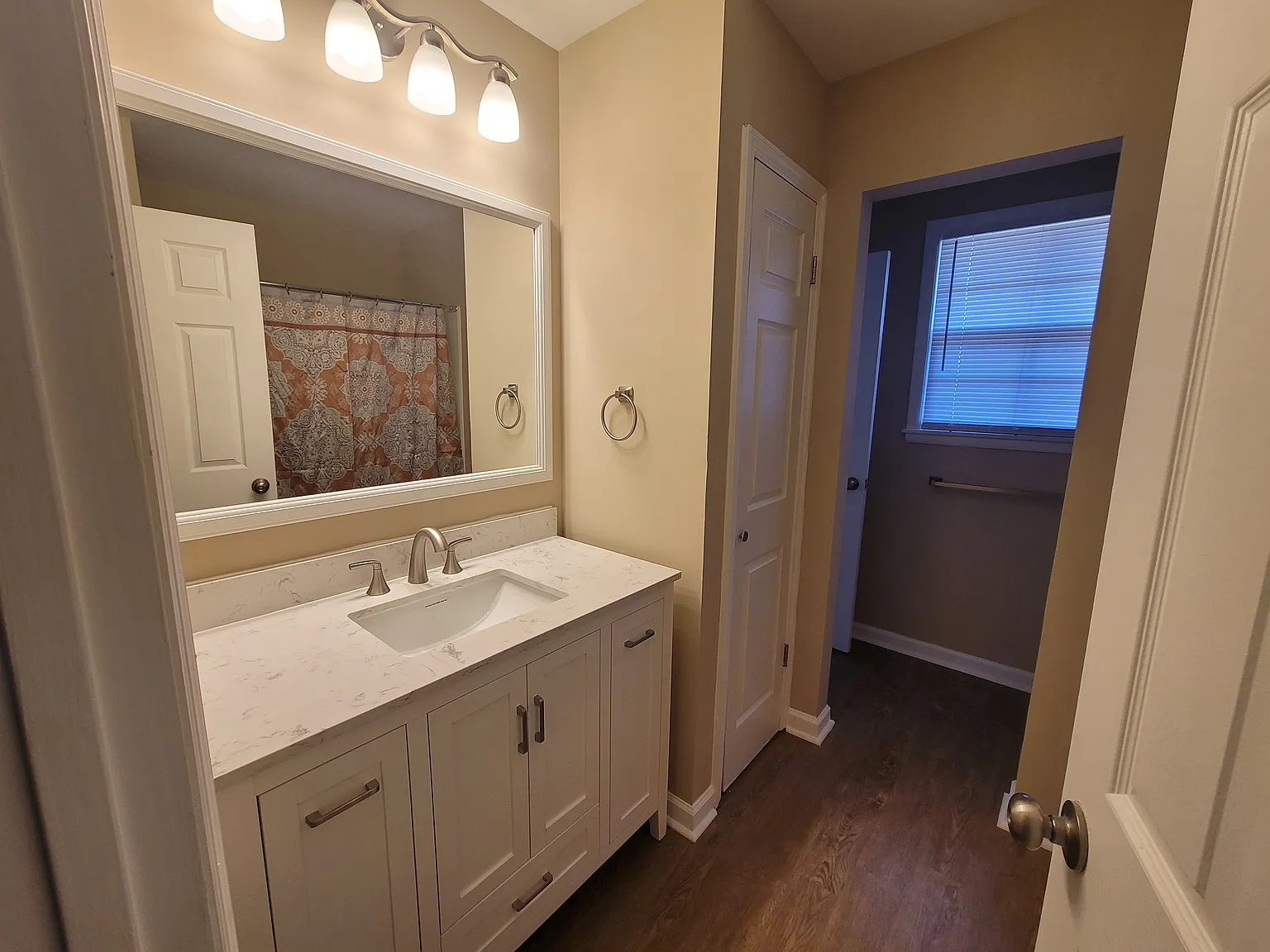 152 Chippendale Dr — Photo 4