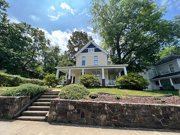 Apartment B is the complete upstairs of the home. Fresh new paint with added colors to add to the charm.