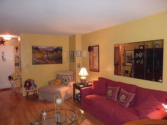 4th image of 5240 39th Dr APT 4M