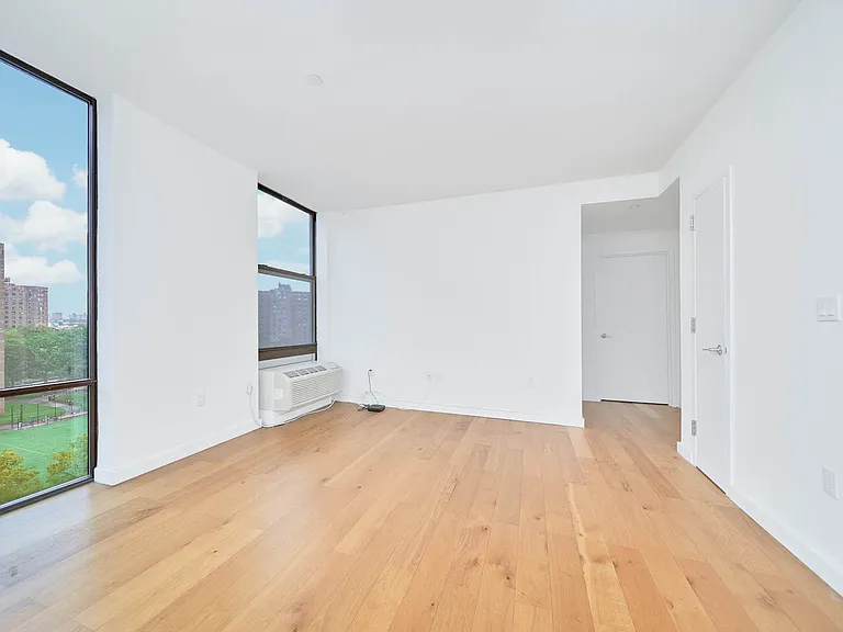 2338 2nd Ave #8B — Photo 5
