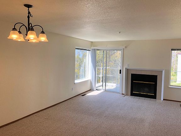 3rd image of 565 Mountain View Dr APT 8