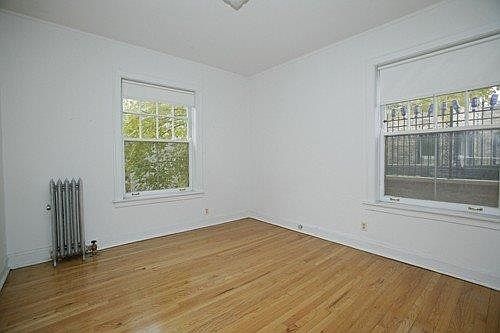 2nd image of 537 W Wellington Ave APT 21