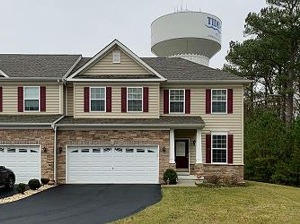 17667 Gate Dr UNIT 4