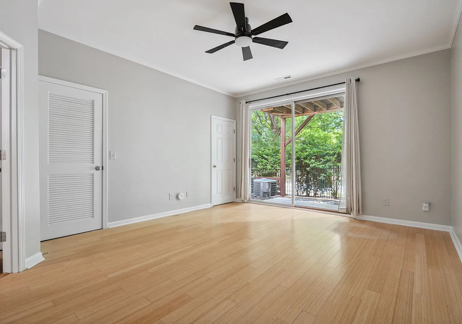 Spacious North Raleigh Townhome, just minutes from North Hills — Photo 3