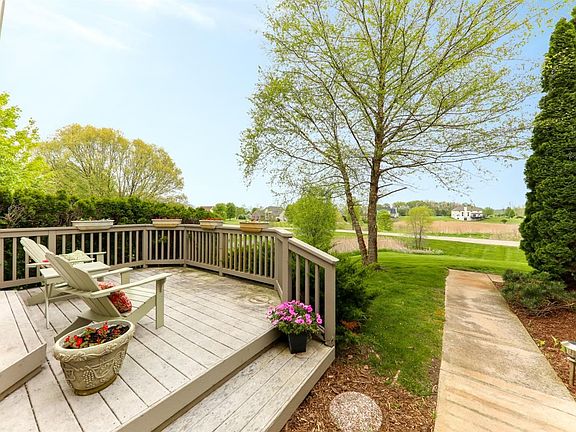 3rd image of 3029 Island Hills Dr