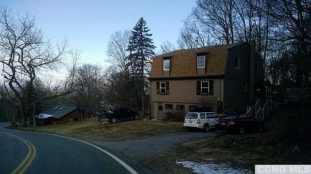 2nd image of 11 Primrose Hill Rd