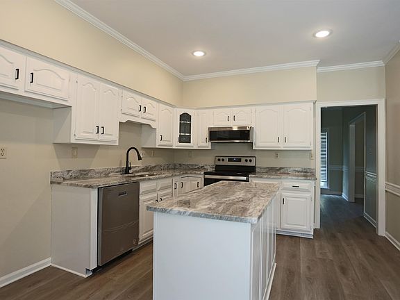 5th image of 8588 Riverwood Farms Pkwy