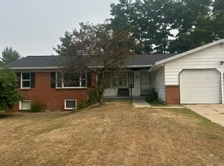 5854 Christie Ave SE, Kentwood, MI 49508