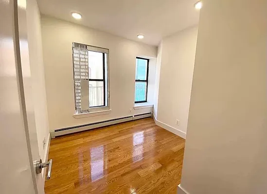 Rented by EastMount Realty LLC | media 29