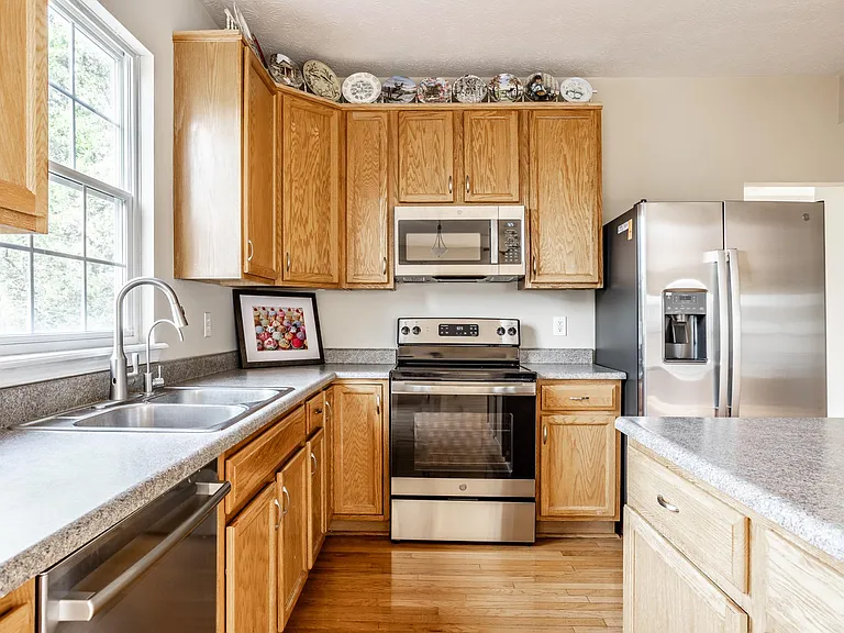 6765 Woodcliff Cir — Photo 11