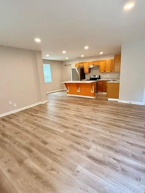 4 bed, 2.0 bath, 1799 sqft, $1,600 — Photo 2