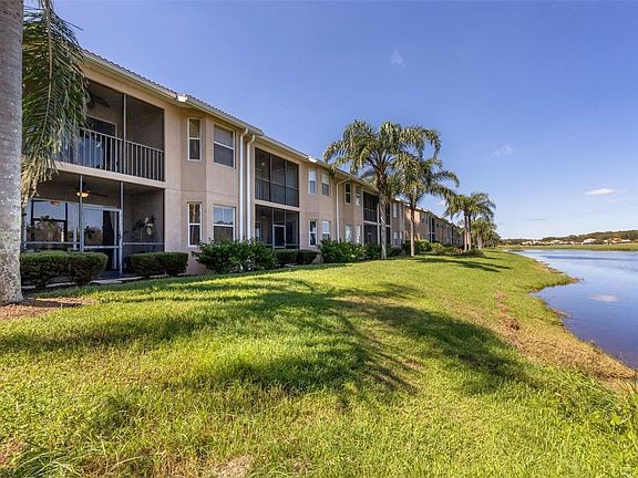 2nd image of 1011 Fairwaycove Ln Unit 104
