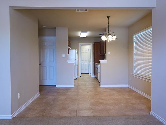 3rd image of 2509 Teal Dr