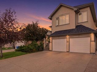 401 E Marina Dr, Chestermere, AB T1X 1V8