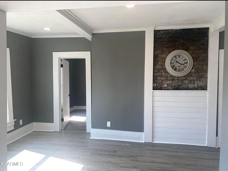 206 Ferry St — Photo 9