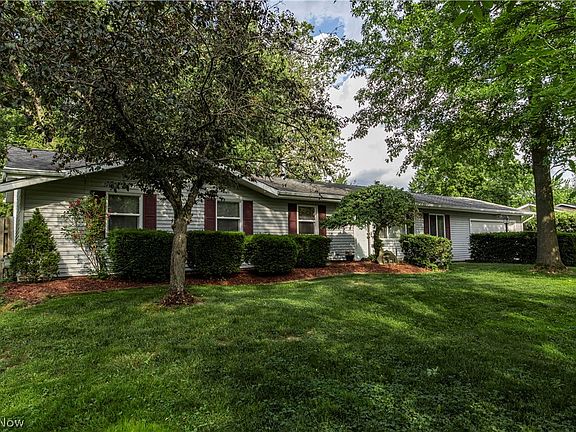 3rd image of 69 N Oakmont Dr