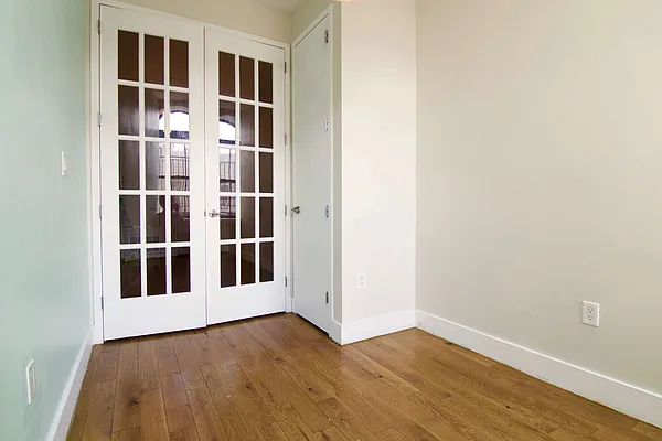 Rented by Nooklyn NYC LLC | media 52