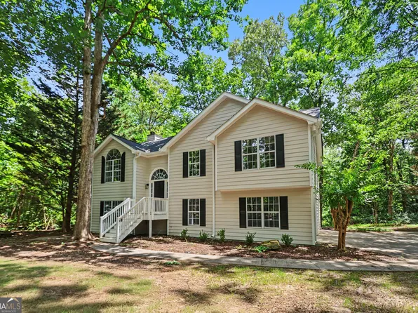 105 Creekview Dr, Hoschton, GA 30548